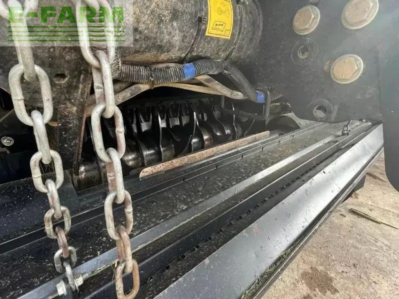 New Holland roll belt 180 - Lis na hranaté balíky: obrázok 4 New Holland roll belt 180 - Lis na hranaté balíky: obrázok 4