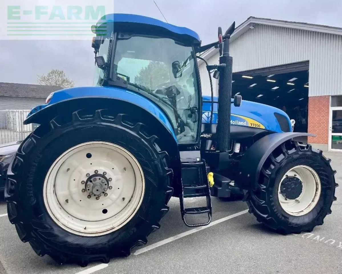 New Holland t 7030 - Traktor: obrázok 5 New Holland t 7030 - Traktor: obrázok 5