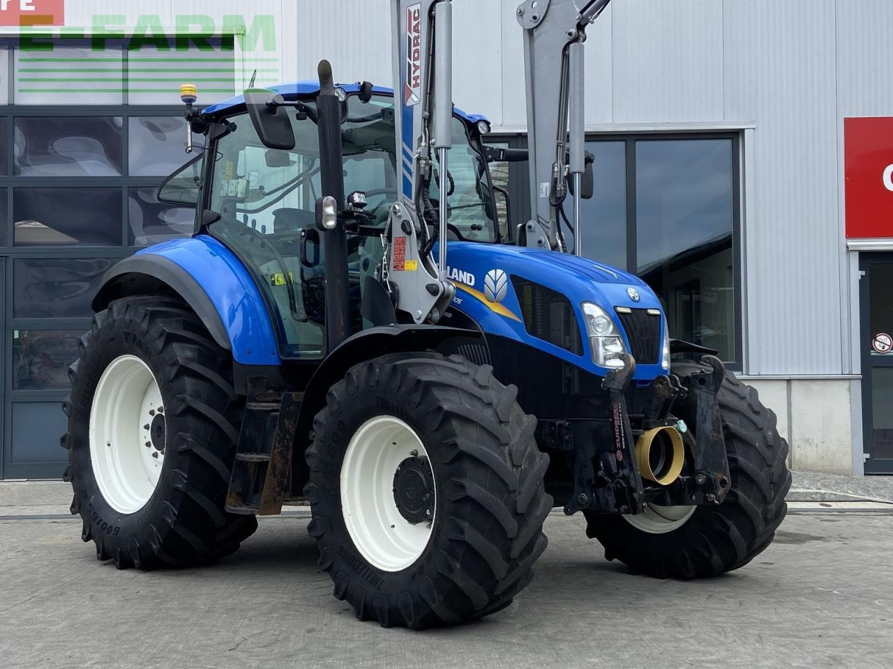 New Holland t5.105 electro command - Traktor: obrázok 1 New Holland t5.105 electro command - Traktor: obrázok 1