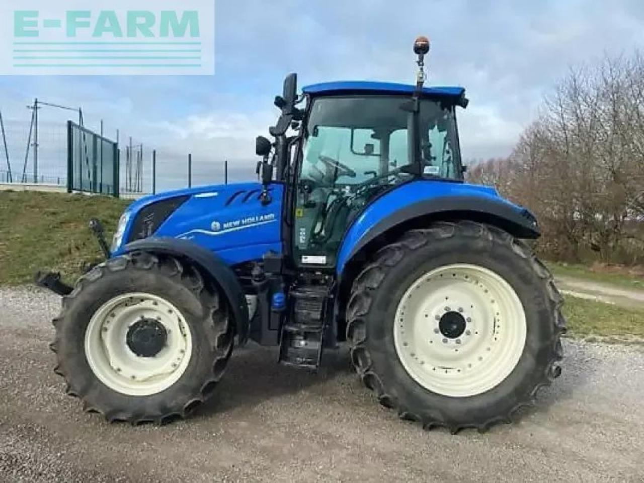 New Holland t5.120 electro command - Traktor: obrázok 4 New Holland t5.120 electro command - Traktor: obrázok 4