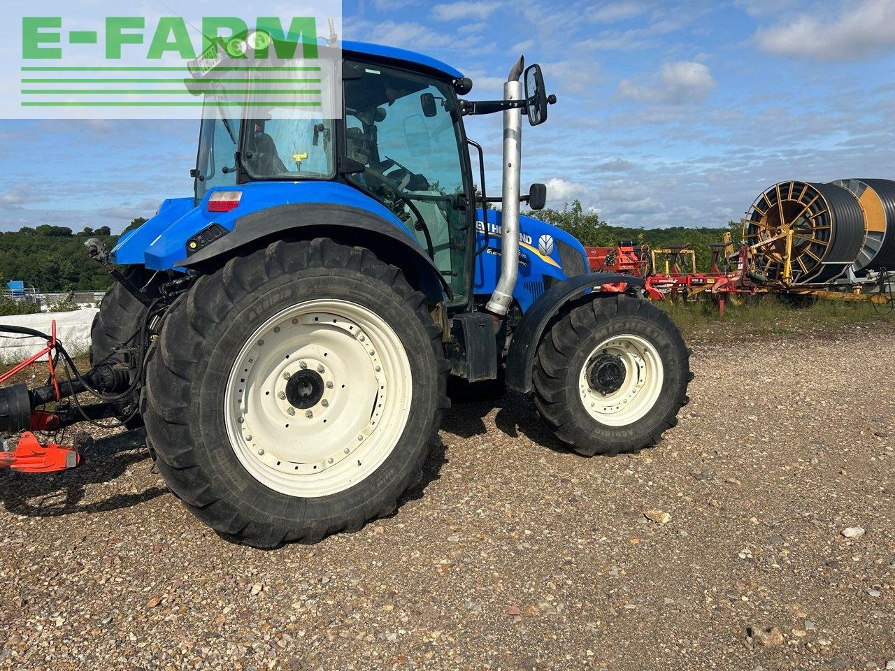 New Holland t5.95 - Traktor: obrázok 3 New Holland t5.95 - Traktor: obrázok 3