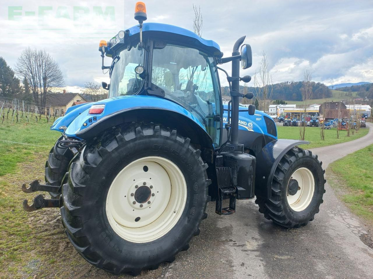 New Holland t7.185 auto command - Traktor: obrázok 4 New Holland t7.185 auto command - Traktor: obrázok 4