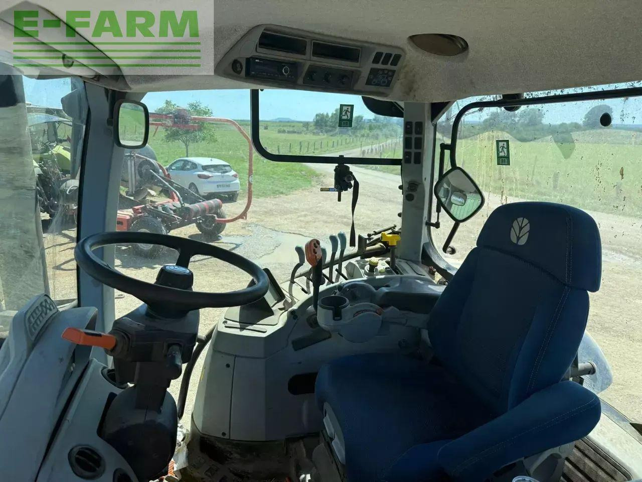 New Holland t7.195 s - Traktor: obrázok 4 New Holland t7.195 s - Traktor: obrázok 4