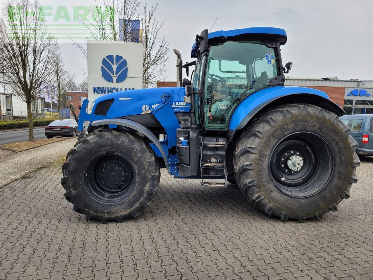 New Holland t7.250 ac - Traktor: obrázok 1 New Holland t7.250 ac - Traktor: obrázok 1