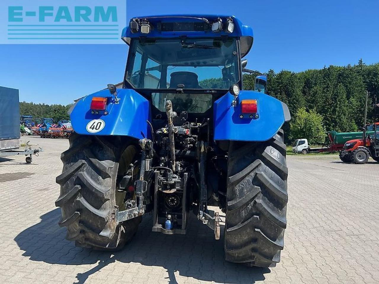 New Holland tvt 135 - Traktor: obrázok 3 New Holland tvt 135 - Traktor: obrázok 3
