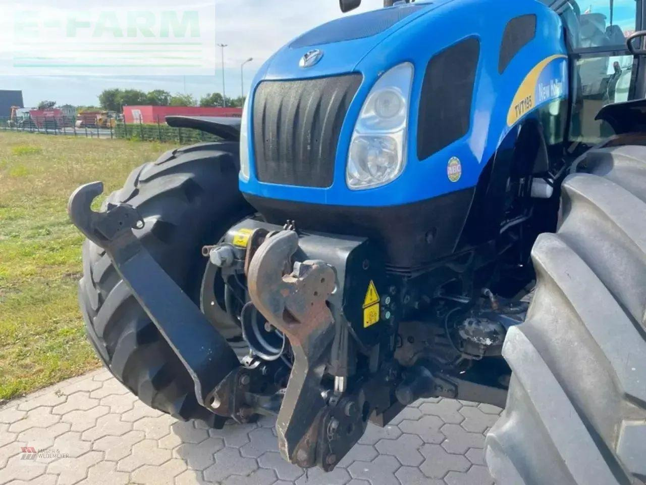 New Holland tvt 195 mit frontzapfwelle - Traktor: obrázok 2 New Holland tvt 195 mit frontzapfwelle - Traktor: obrázok 2