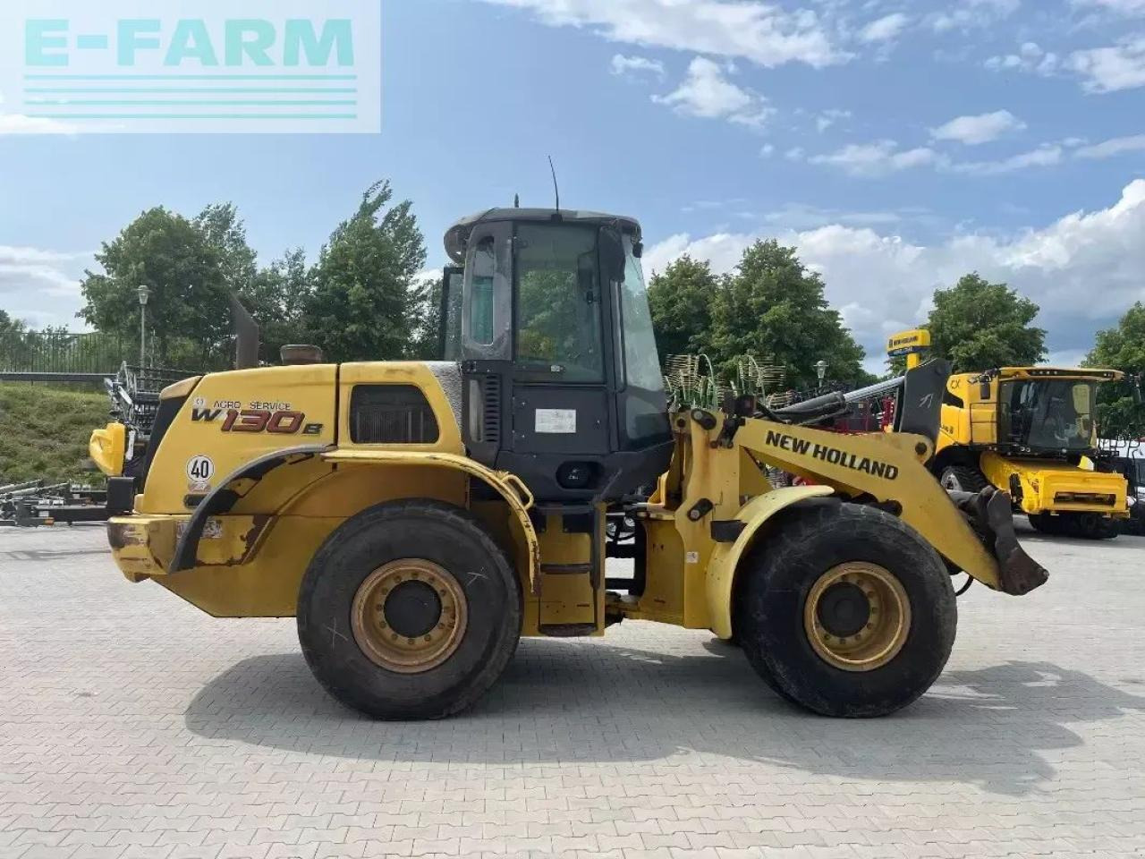 New Holland w 130 b - Mini rýpadlo: obrázok 5 New Holland w 130 b - Mini rýpadlo: obrázok 5