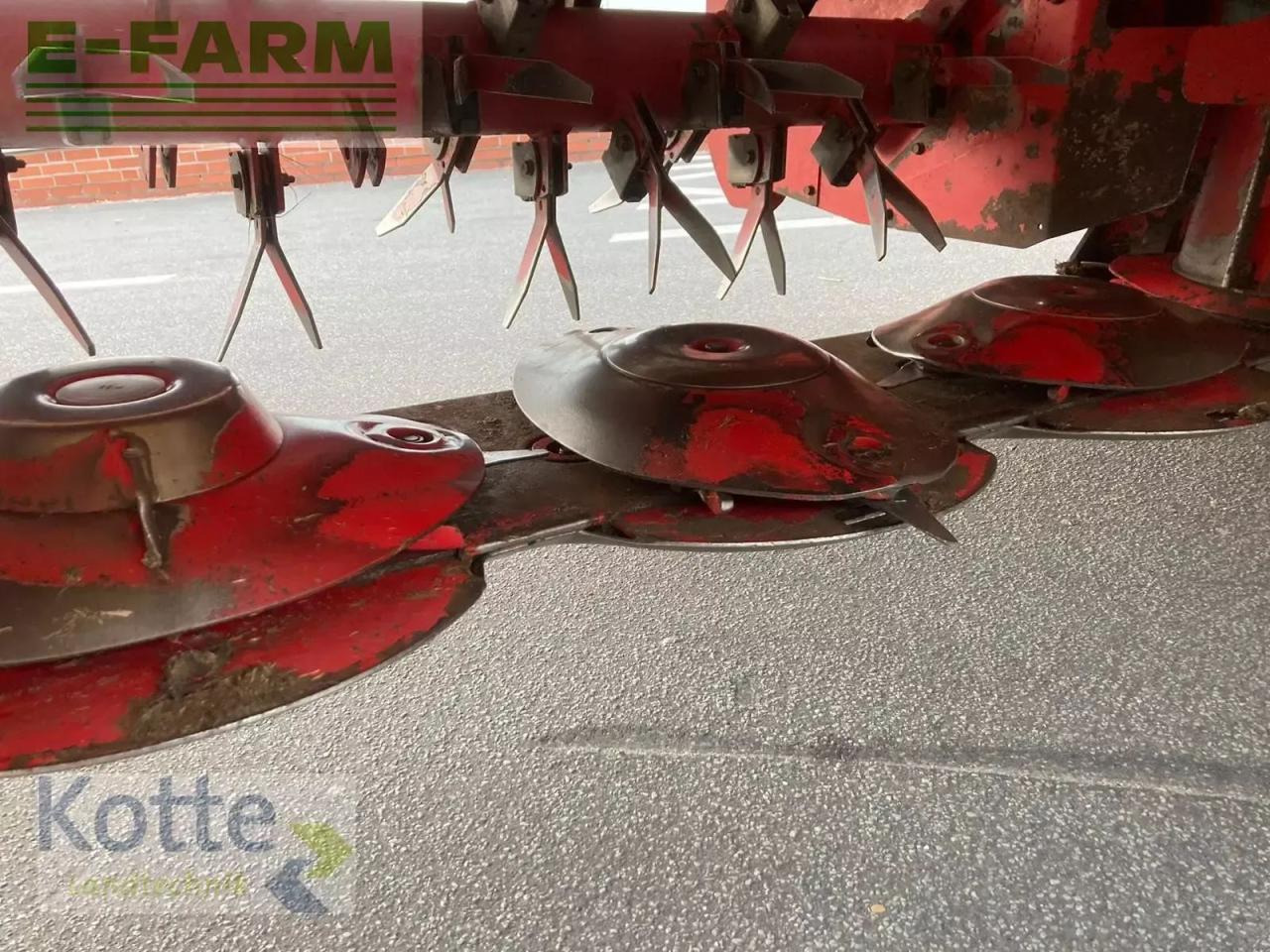 Pöttinger novacat x8 ed - Kosačka: obrázok 4 Pöttinger novacat x8 ed - Kosačka: obrázok 4