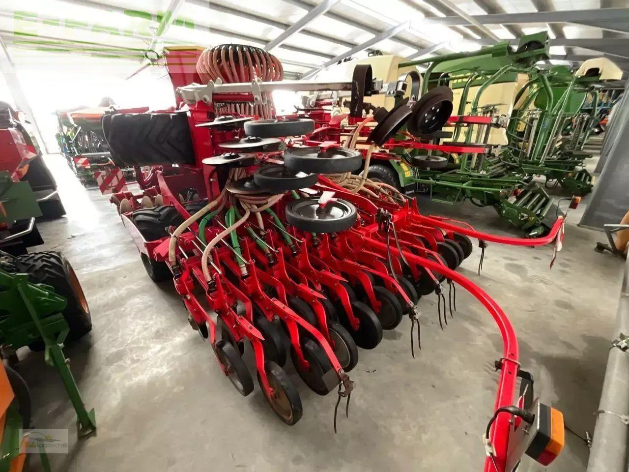 Pöttinger terrasem c4 artis plus - Univerzálny sejací stroj: obrázok 4 Pöttinger terrasem c4 artis plus - Univerzálny sejací stroj: obrázok 4