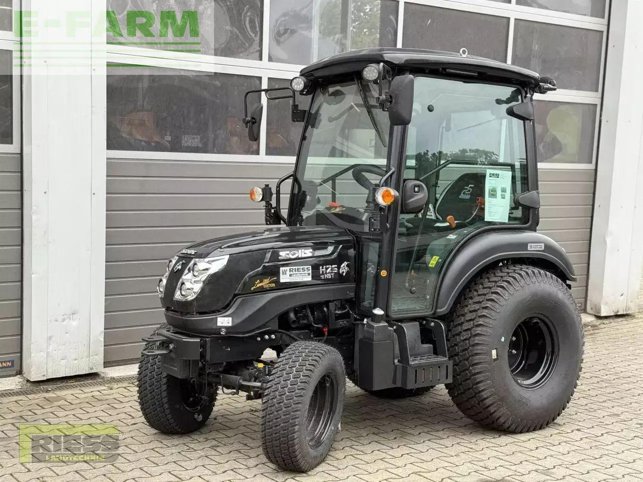 Solis 26 hst kabine panther (black) - Traktor: obrázok 1 Solis 26 hst kabine panther (black) - Traktor: obrázok 1