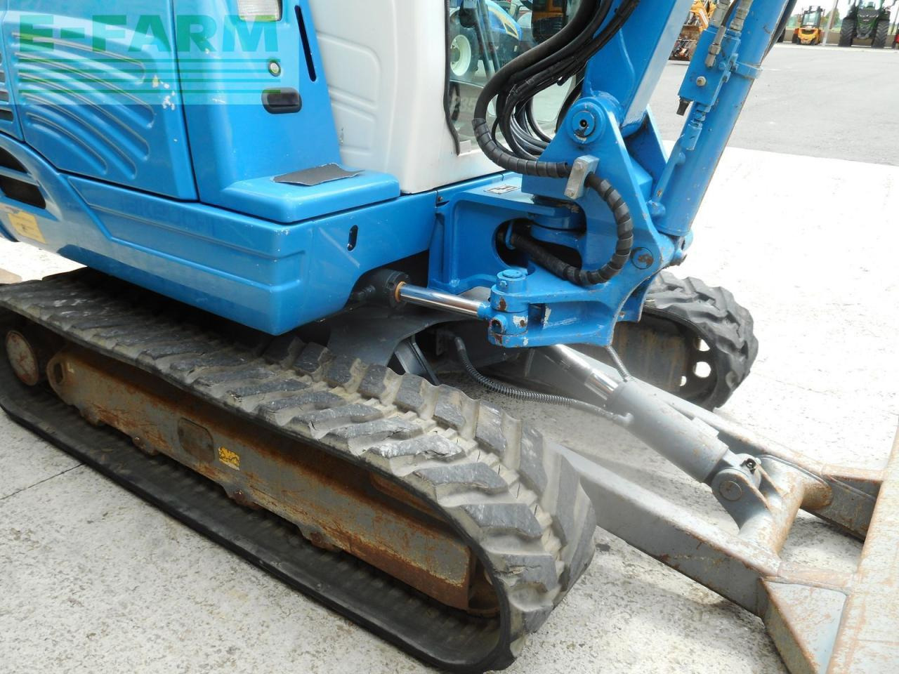 Pásové rýpadlo Takeuchi tb235 ( 3.605kg ) powertilt + hydr. sw: obrázok 15