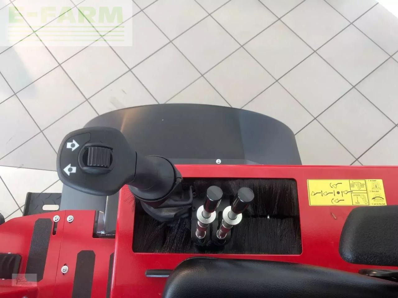 Thaler 2230 s - Kolesový nakladač: obrázok 4 Thaler 2230 s - Kolesový nakladač: obrázok 4