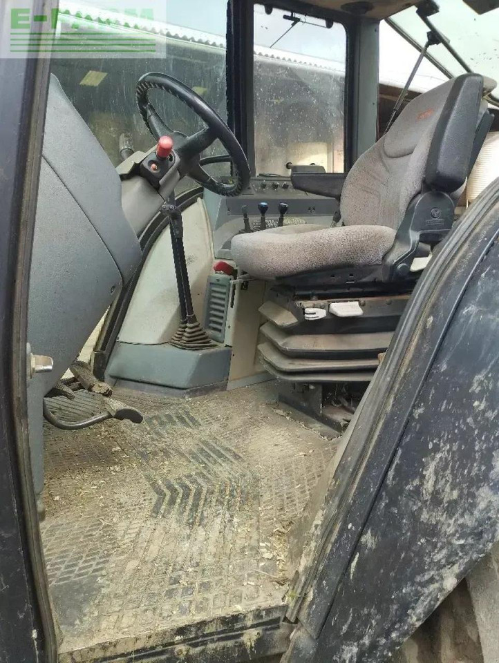 Valtra 8050 hitech HiTech - Traktor: obrázok 4 Valtra 8050 hitech HiTech - Traktor: obrázok 4