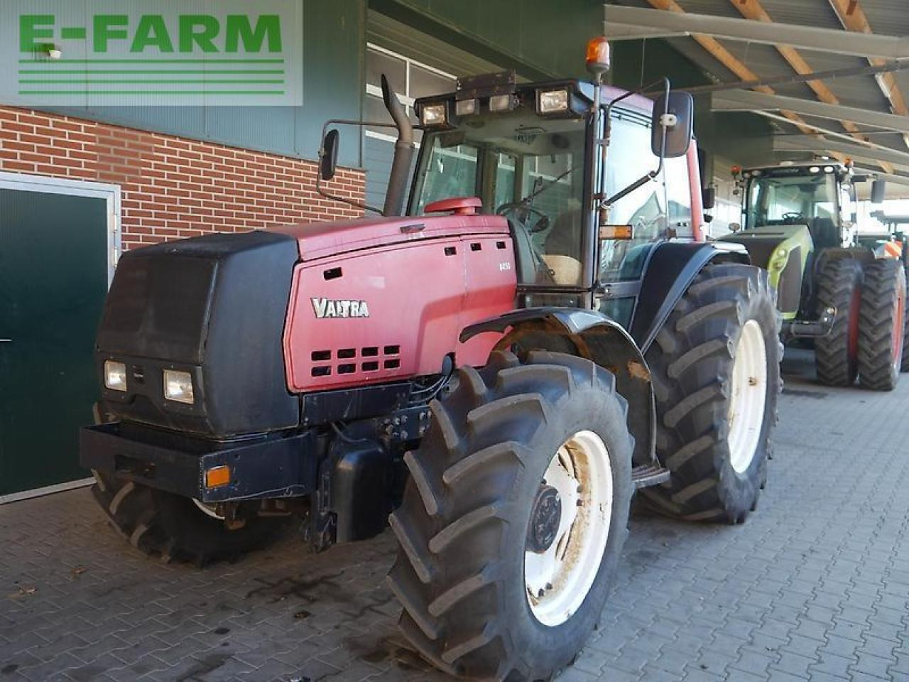 Valtra 8450 - Traktor: obrázok 3 Valtra 8450 - Traktor: obrázok 3