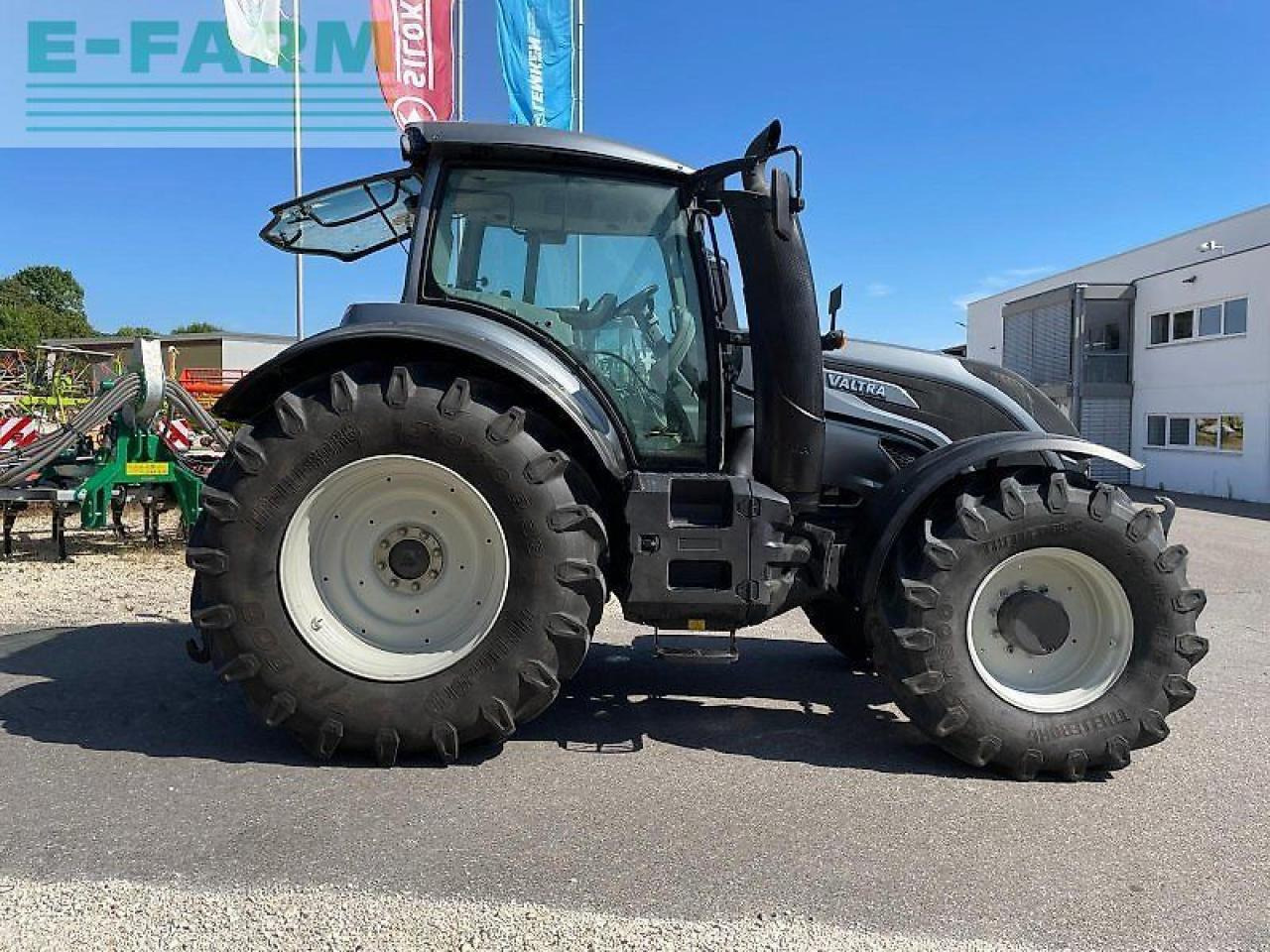 Valtra t 214 preisreduziert - Traktor: obrázok 4 Valtra t 214 preisreduziert - Traktor: obrázok 4