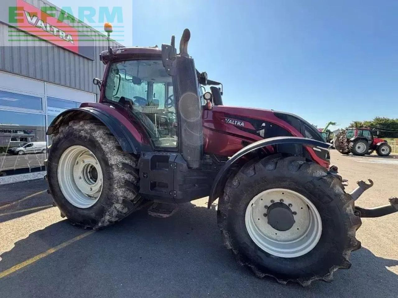 Valtra t 214d - Traktor: obrázok 2 Valtra t 214d - Traktor: obrázok 2