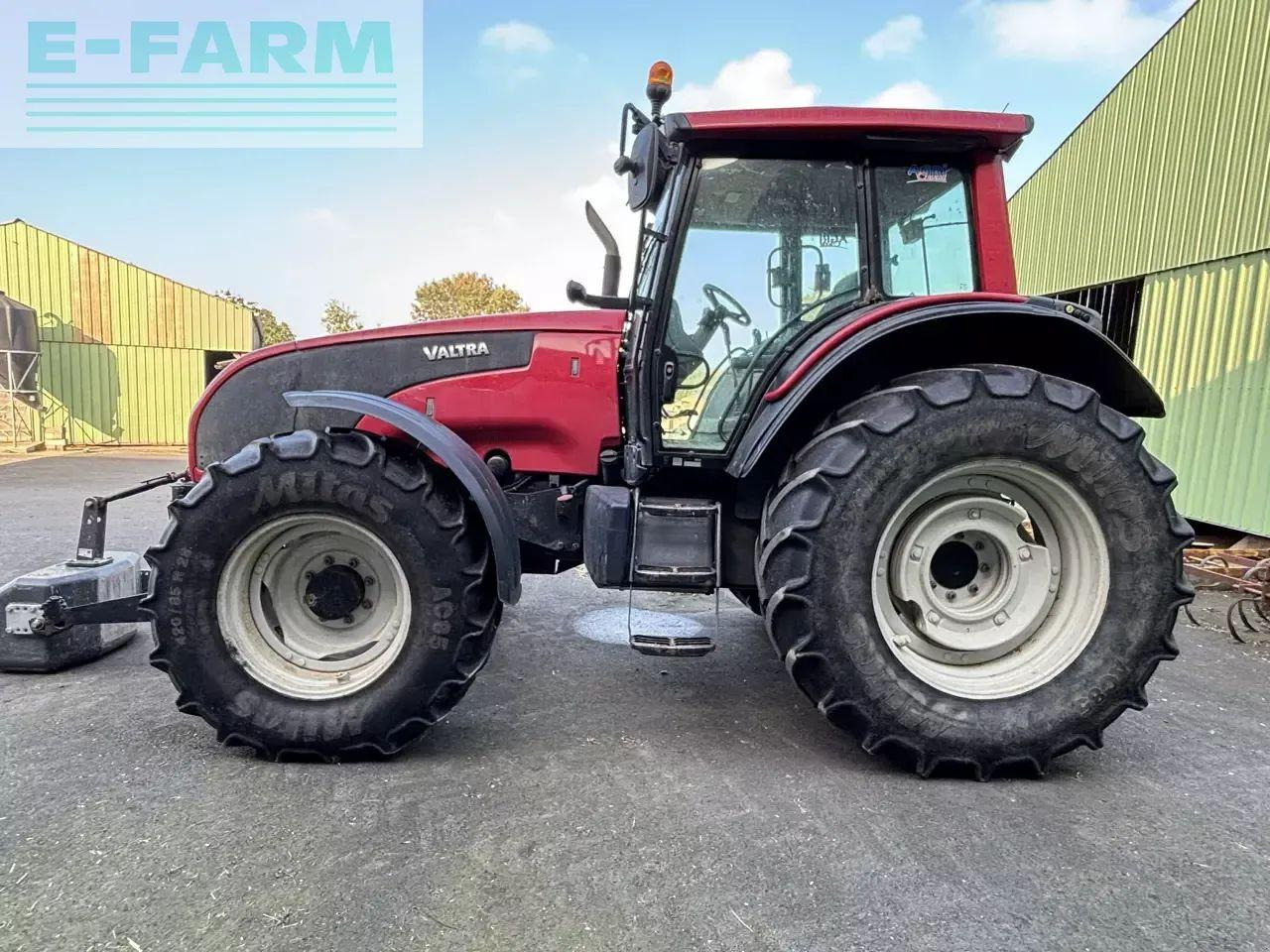 Valtra t121 hitech HiTech - Traktor: obrázok 1 Valtra t121 hitech HiTech - Traktor: obrázok 1