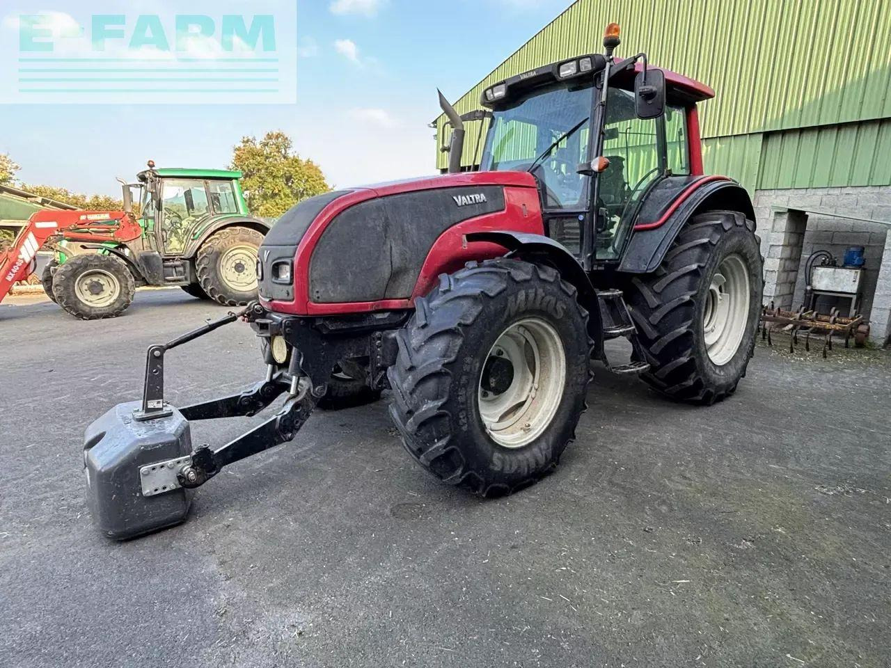Valtra t121 hitech HiTech - Traktor: obrázok 2 Valtra t121 hitech HiTech - Traktor: obrázok 2
