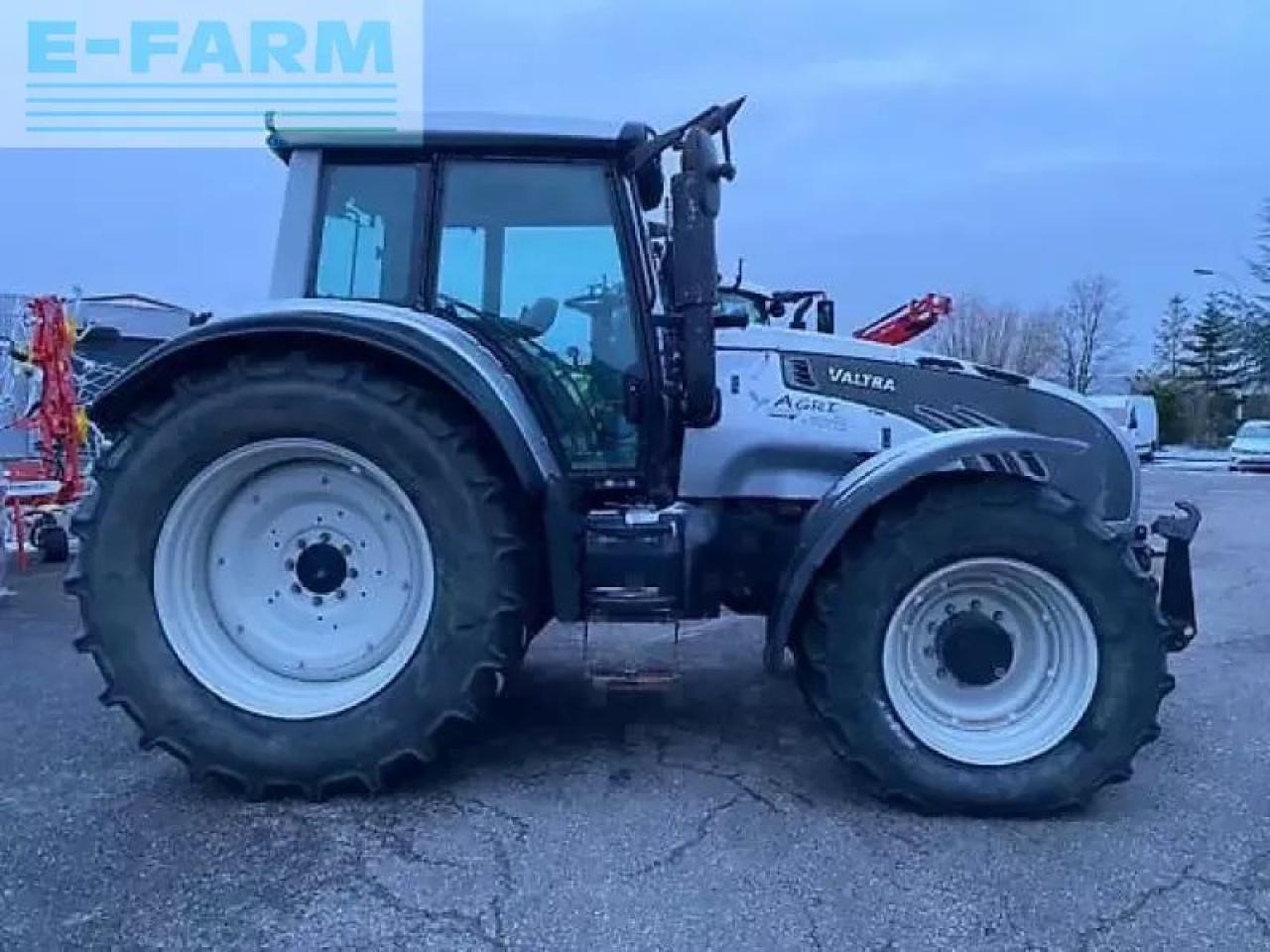 Valtra t172 hitech - Traktor: obrázok 4 Valtra t172 hitech - Traktor: obrázok 4
