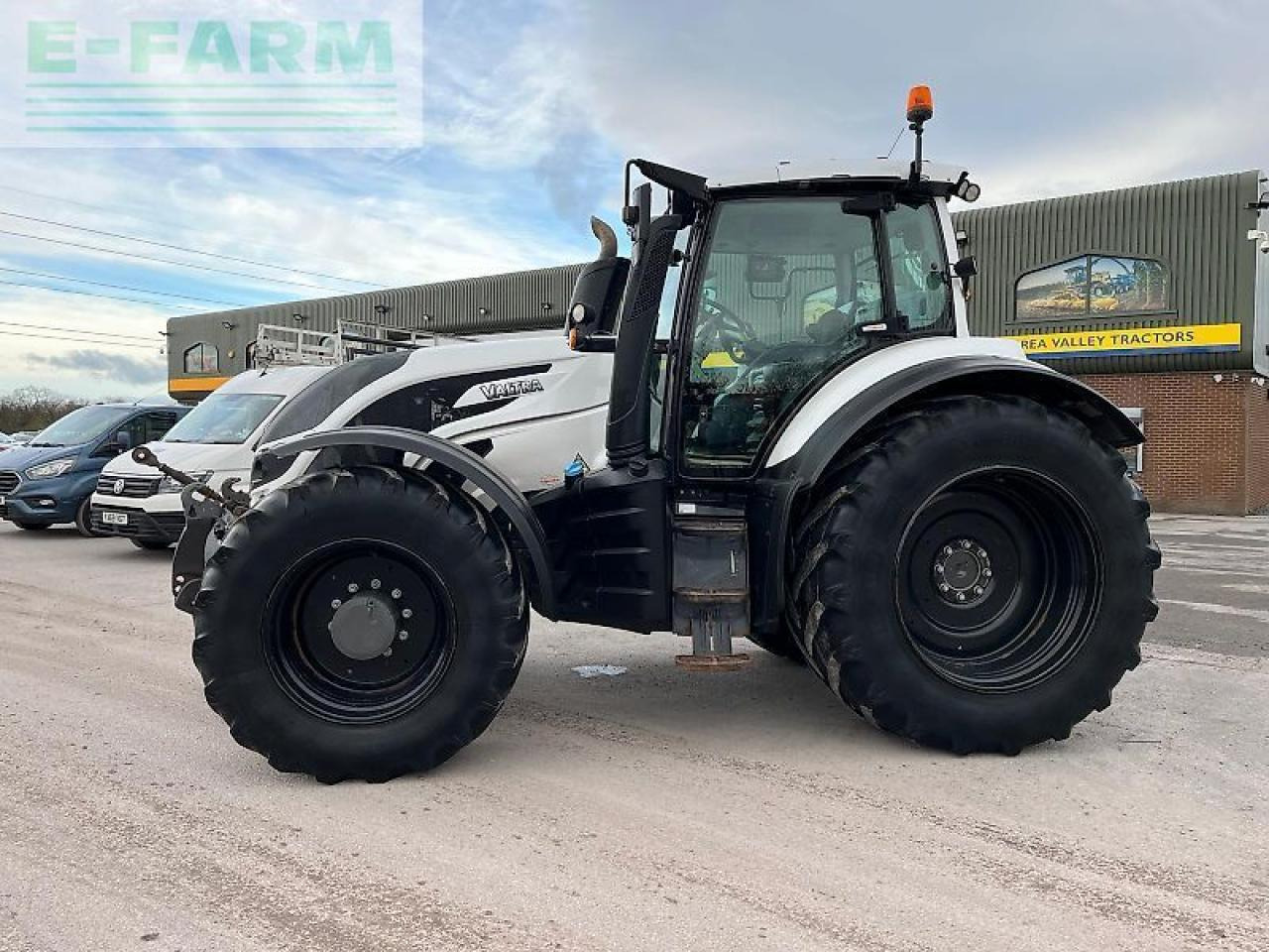 Valtra t234 - Traktor: obrázok 2 Valtra t234 - Traktor: obrázok 2