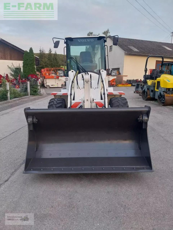 Volvo l 30g - Mini rýpadlo: obrázok 2 Volvo l 30g - Mini rýpadlo: obrázok 2