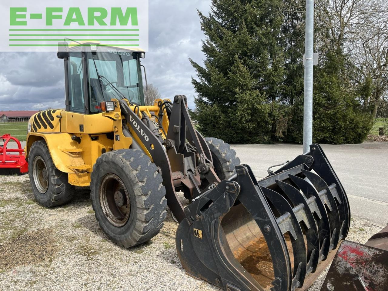 Volvo l 40b - Mini rýpadlo: obrázok 1 Volvo l 40b - Mini rýpadlo: obrázok 1