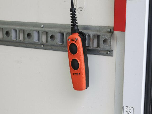 MERCEDES-BENZ Sprinter317CDI Maxi Koffer,LBW,Klima,Kamera... - Dodávka skriňová nadstavba: obrázok 2 MERCEDES-BENZ Sprinter317CDI Maxi Koffer,LBW,Klima,Kamera... - Dodávka skriňová nadstavba: obrázok 2