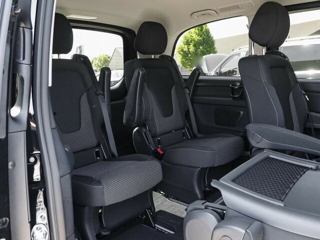 MERCEDES-BENZ V 220 d STYLE kompakt,6Sitzer,Distronic,AHK - Minibus, Mikrobus: obrázok 3 MERCEDES-BENZ V 220 d STYLE kompakt,6Sitzer,Distronic,AHK - Minibus, Mikrobus: obrázok 3