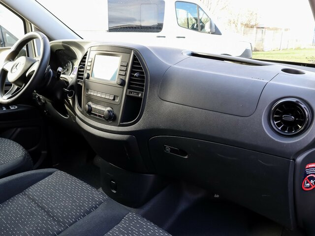 MERCEDES-BENZ eVito 111 KA,lang,3 Sitzer,Klima,Kamera... - Malá dodávka, Elektrická dodávka: obrázok 4 MERCEDES-BENZ eVito 111 KA,lang,3 Sitzer,Klima,Kamera... - Malá dodávka, Elektrická dodávka: obrázok 4