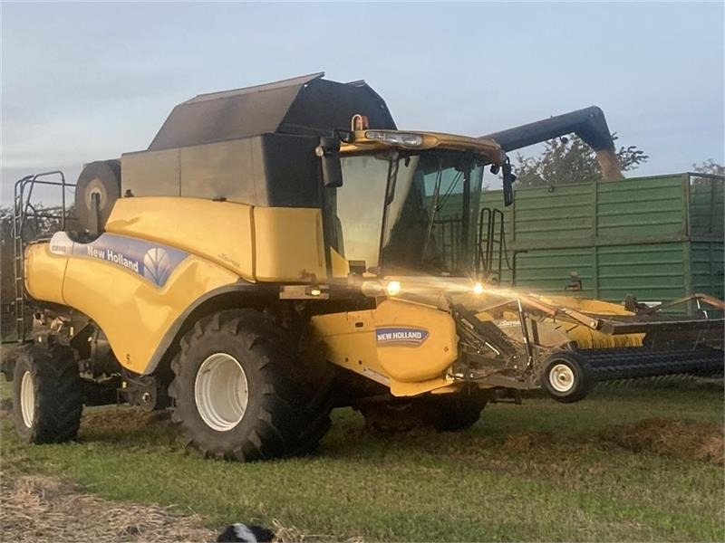 New Holland CR 980 1050er hjul og 30Fod 4 hjulstræk - Obilný kombajn: obrázok 2 New Holland CR 980 1050er hjul og 30Fod 4 hjulstræk - Obilný kombajn: obrázok 2