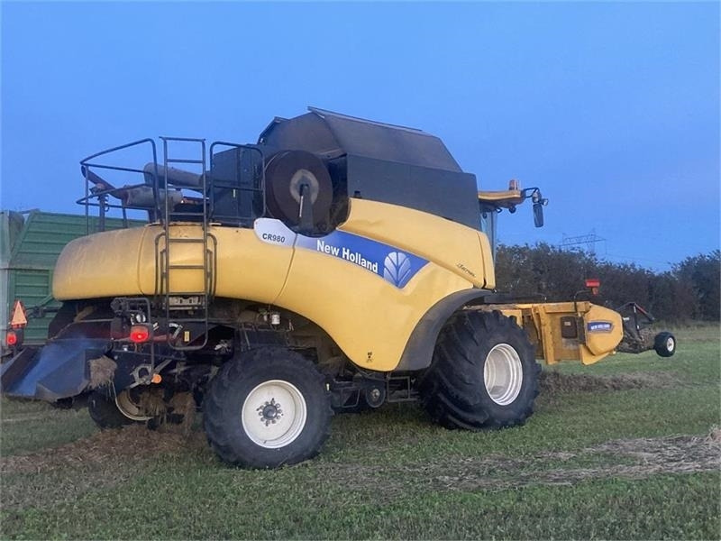 New Holland CR 980 1050er hjul og 30Fod 4 hjulstræk - Obilný kombajn: obrázok 4 New Holland CR 980 1050er hjul og 30Fod 4 hjulstræk - Obilný kombajn: obrázok 4