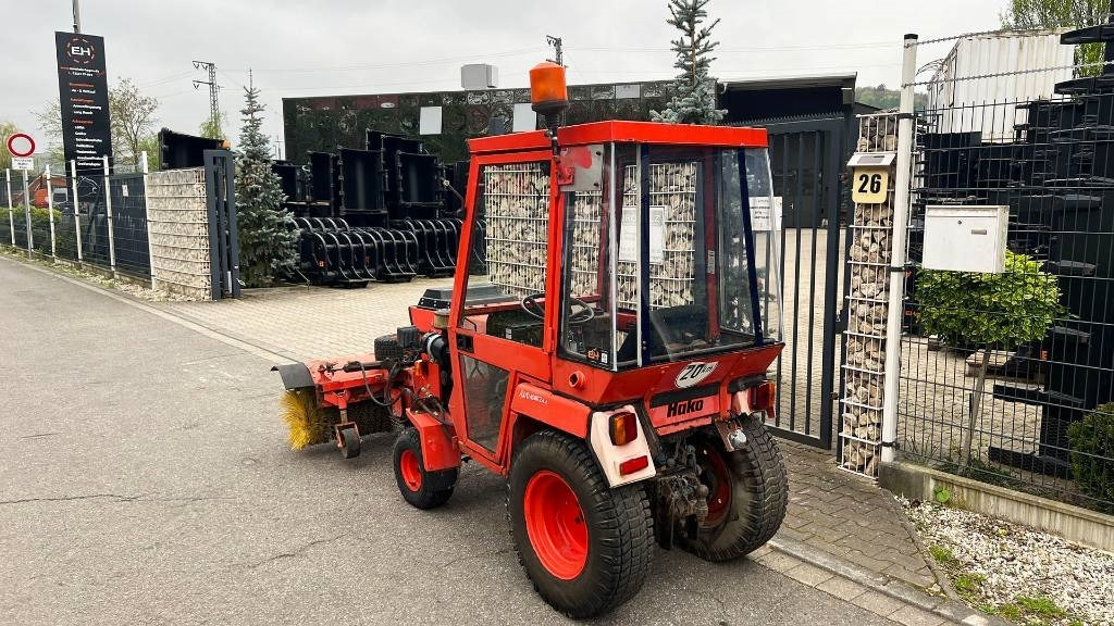 Hako 2300 D Kleintraktor, hyrd. Kehrmaschine, Zapfwelle - Komunálny traktor: obrázok 3 Hako 2300 D Kleintraktor, hyrd. Kehrmaschine, Zapfwelle - Komunálny traktor: obrázok 3
