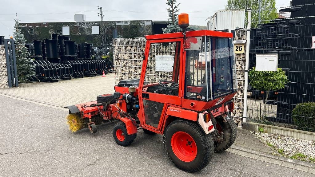 Hako 2300 D Kleintraktor, hyrd. Kehrmaschine, Zapfwelle - Komunálny traktor: obrázok 2 Hako 2300 D Kleintraktor, hyrd. Kehrmaschine, Zapfwelle - Komunálny traktor: obrázok 2