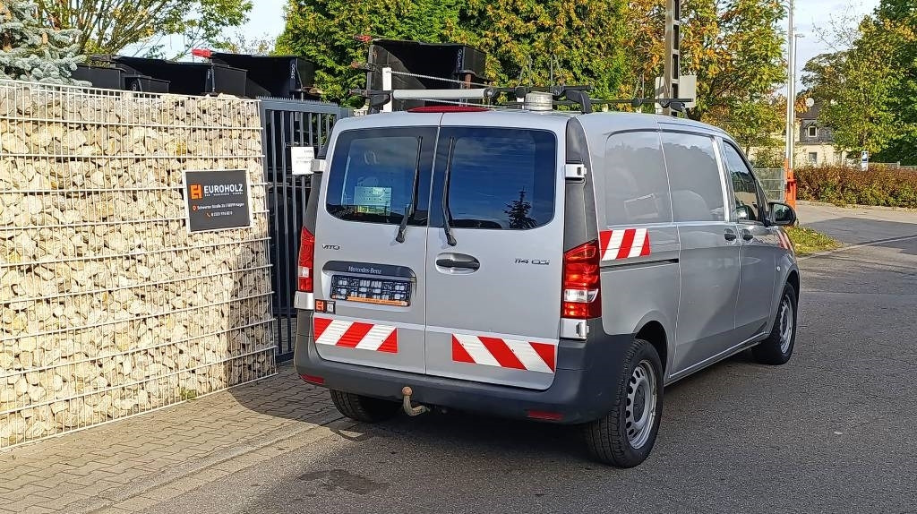 Mercedes-Benz Vito 114 CDI Allrad-Werkstattschränke-Standheizung - Dodávka skriňová nadstavba: obrázok 4 Mercedes-Benz Vito 114 CDI Allrad-Werkstattschränke-Standheizung - Dodávka skriňová nadstavba: obrázok 4