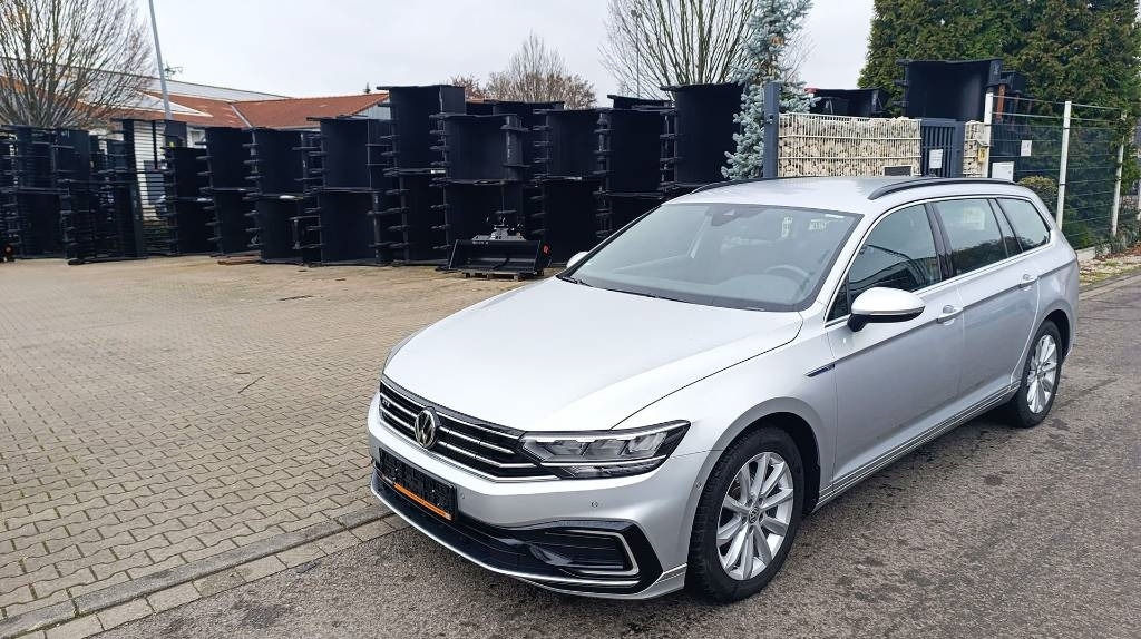 Volkswagen Passat GTE 1.4 TSI DSG GTE Plug-in-Hybrid 1. Hand - Automobil: obrázok 2 Volkswagen Passat GTE 1.4 TSI DSG GTE Plug-in-Hybrid 1. Hand - Automobil: obrázok 2