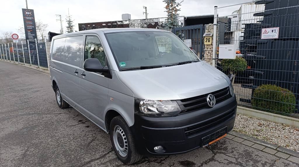 Volkswagen T5 2.0 TDI, Transporter, Kasten, Werkstattschränke - Dodávka skriňová nadstavba: obrázok 1 Volkswagen T5 2.0 TDI, Transporter, Kasten, Werkstattschränke - Dodávka skriňová nadstavba: obrázok 1