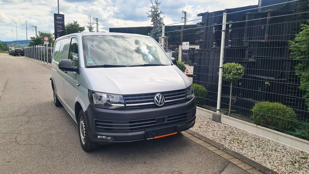 Volkswagen T6 2.0 TDI Kasten- Werkstattwagen, Klima, 3-Sitzer - Malá dodávka: obrázok 5 Volkswagen T6 2.0 TDI Kasten- Werkstattwagen, Klima, 3-Sitzer - Malá dodávka: obrázok 5