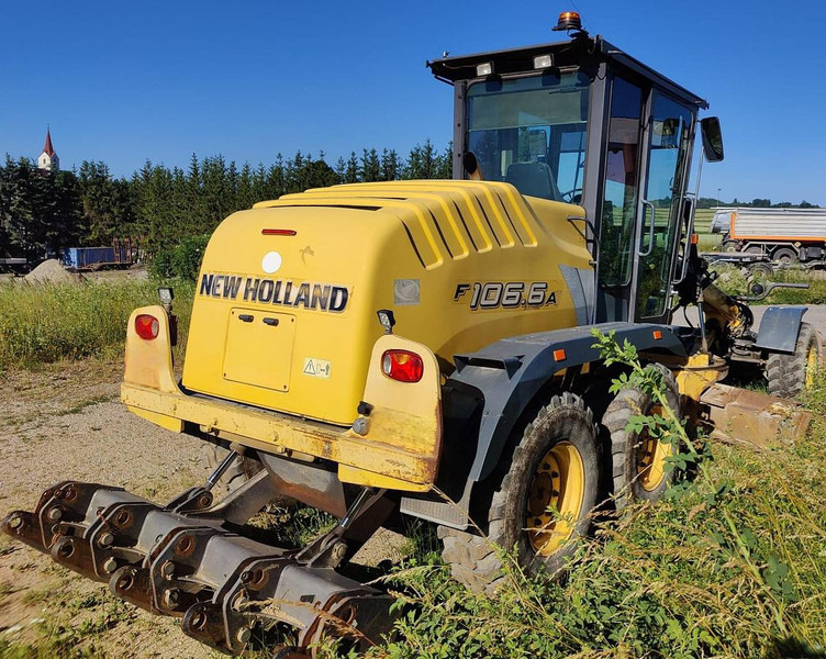 New Holland F106.6A Motorgrader - Zrovnávač: obrázok 4 New Holland F106.6A Motorgrader - Zrovnávač: obrázok 4