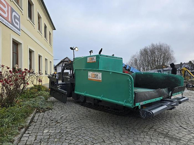 Vögele Super 800 Asphaltfertiger - Asfaltovací stroj: obrázok 4 Vögele Super 800 Asphaltfertiger - Asfaltovací stroj: obrázok 4