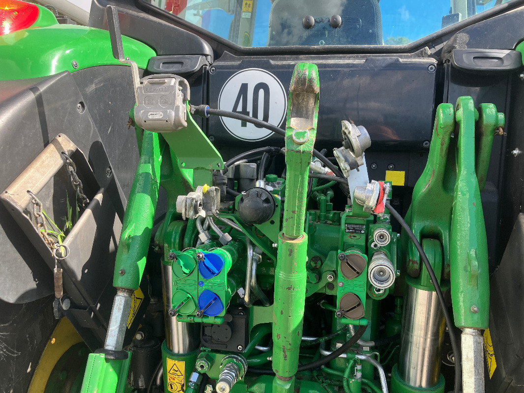 John Deere 6155M - Traktor: obrázok 2 John Deere 6155M - Traktor: obrázok 2