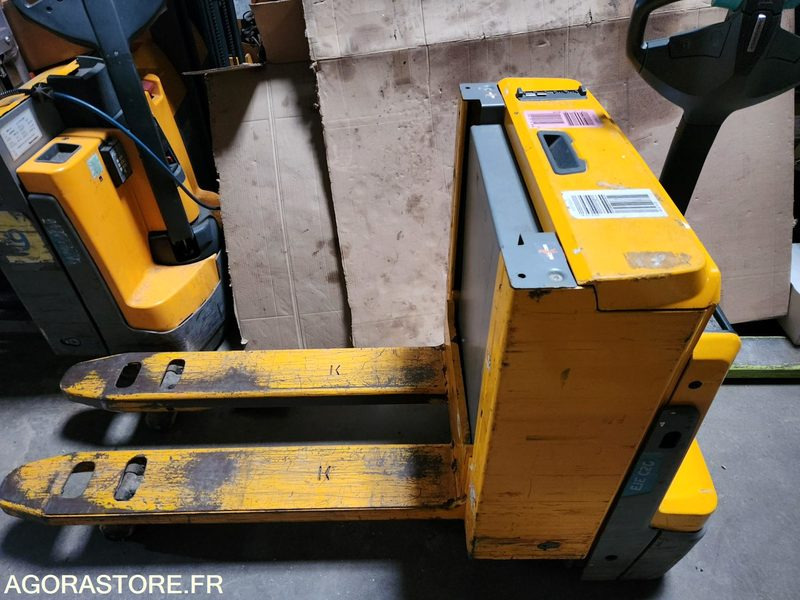 2 TRANSPALETTES ELECTRIQUE A LEVEE INITIALE 24V 150Ah CHARGEUR EMBARQUE DE 2019 - Paletový vozík: obrázok 2 2 TRANSPALETTES ELECTRIQUE A LEVEE INITIALE 24V 150Ah CHARGEUR EMBARQUE DE 2019 - Paletový vozík: obrázok 2