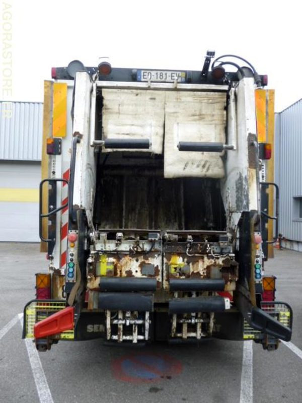 BOM ECONIC MERCEDES CABINE TYPE BUS 2007 4 places 247550kms - Auto na odvoz odpadu: obrázok 2 BOM ECONIC MERCEDES CABINE TYPE BUS 2007 4 places 247550kms - Auto na odvoz odpadu: obrázok 2