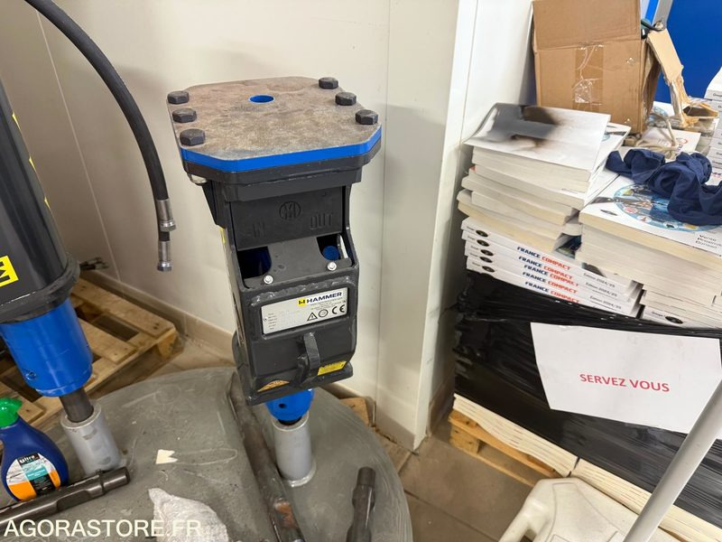 BRH HAMMER SB 70 Pelles de 500kg - 1.6T - Hydraulické kladivo: obrázok 1 BRH HAMMER SB 70 Pelles de 500kg - 1.6T - Hydraulické kladivo: obrázok 1