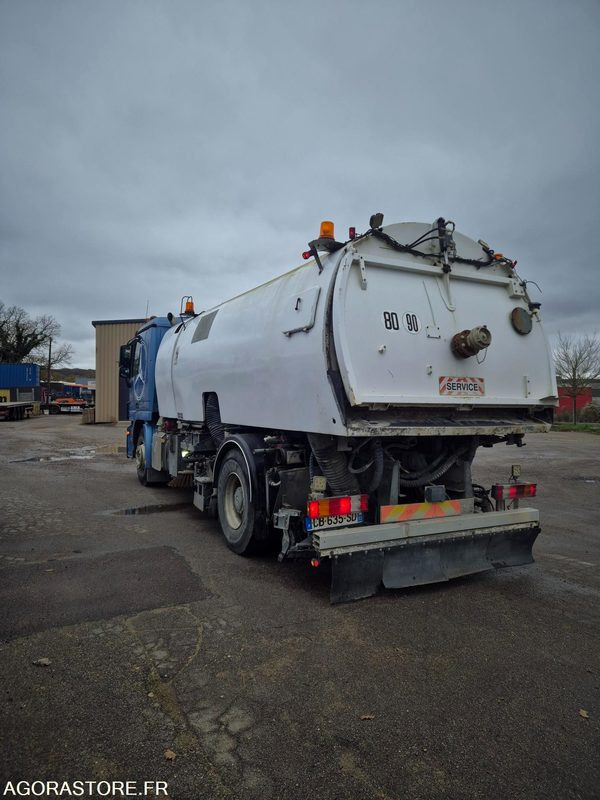 Balayeuse Eurovoirie Optifant 70 TA THP - 2012 - 242 000 heures - Zametacie vozidlo: obrázok 4 Balayeuse Eurovoirie Optifant 70 TA THP - 2012 - 242 000 heures - Zametacie vozidlo: obrázok 4