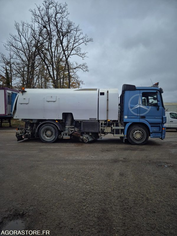 Balayeuse Eurovoirie Optifant 70 TA THP - 2012 - 242 000 heures - Zametacie vozidlo: obrázok 1 Balayeuse Eurovoirie Optifant 70 TA THP - 2012 - 242 000 heures - Zametacie vozidlo: obrázok 1