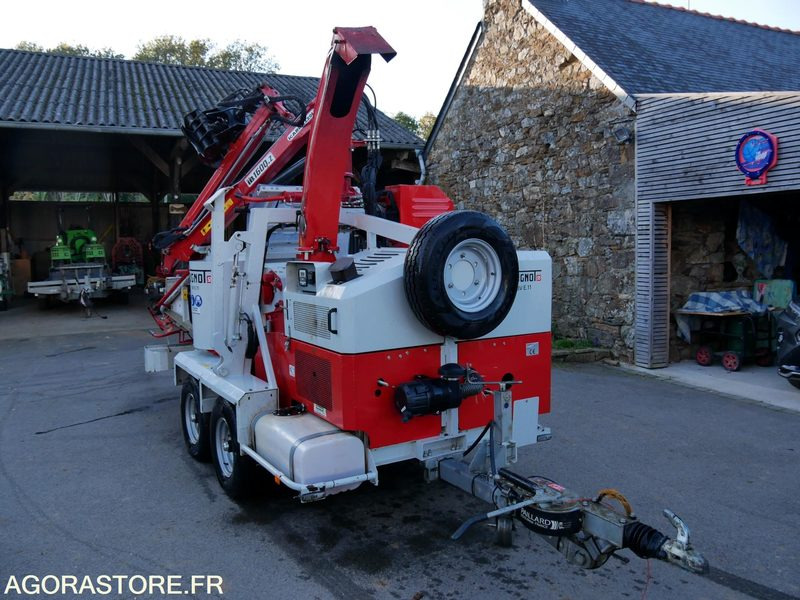 Broyeur Multi végétaux avec grue radiocommandée BUGNOT BVE11 - Záhradná technika: obrázok 5 Broyeur Multi végétaux avec grue radiocommandée BUGNOT BVE11 - Záhradná technika: obrázok 5