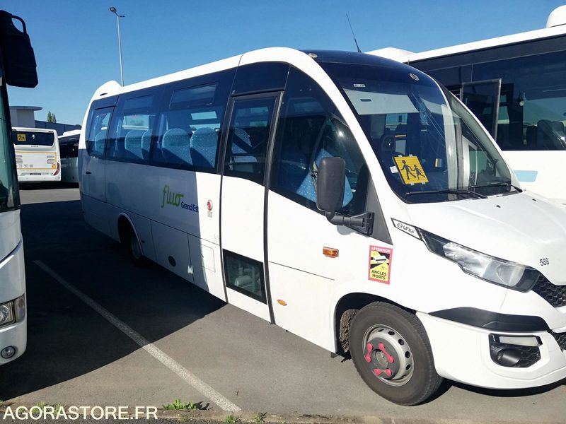 Bus Iveco UNVI 70C17 - 2017 - 120 000 km - Školský autobus: obrázok 1 Bus Iveco UNVI 70C17 - 2017 - 120 000 km - Školský autobus: obrázok 1
