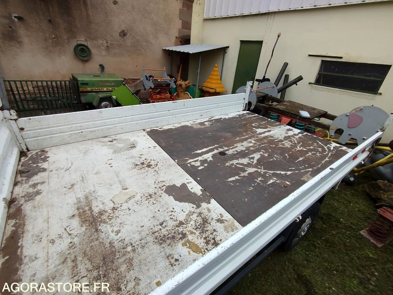 CAMIONETTE PLATEAU E.V. - Dodávka sklápač: obrázok 4 CAMIONETTE PLATEAU E.V. - Dodávka sklápač: obrázok 4