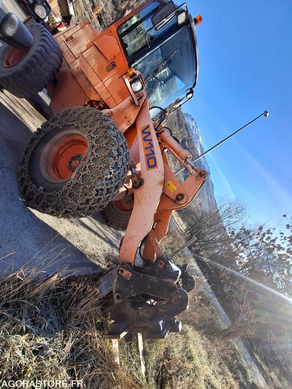 CHARGEUR FIAT HITACHI W110 A + FOURCHES + GODET + ETRAVE - Nakladač: obrázok 1 CHARGEUR FIAT HITACHI W110 A + FOURCHES + GODET + ETRAVE - Nakladač: obrázok 1