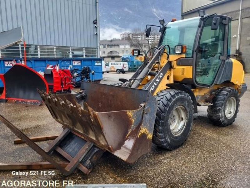 CHARGEUSE VOLVO L25B-P 2008 6200 HEURES - Nakladač: obrázok 1 CHARGEUSE VOLVO L25B-P 2008 6200 HEURES - Nakladač: obrázok 1